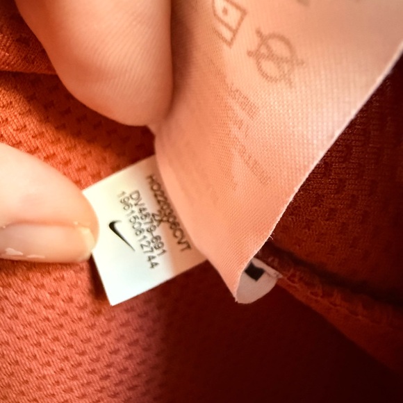 Nike Pro half zip Women's coral and orange sweater with mesh back 2x - Picture 5 of 7